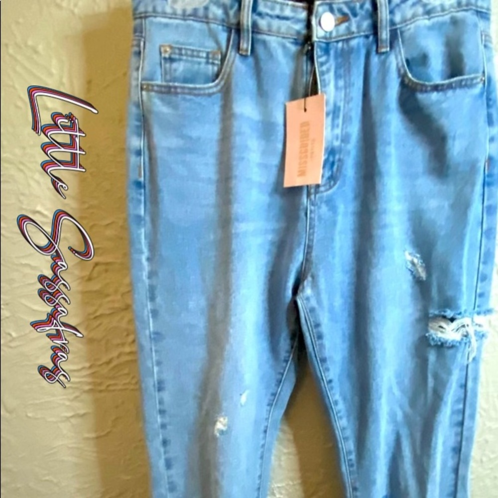 🌺 Misguided petite sz. 8/HM/straight/slash/distress/light
